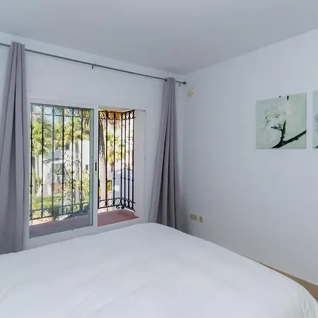 Jardines De La Aldaba 2 Bedrooms Marbella